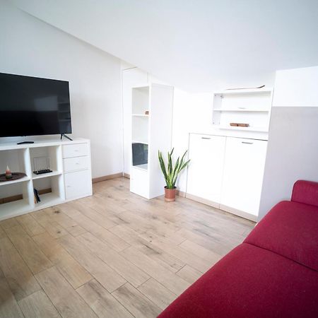 Flat With Terrace Close To Forum And Milanofiori Metro アッサーゴ エクステリア 写真