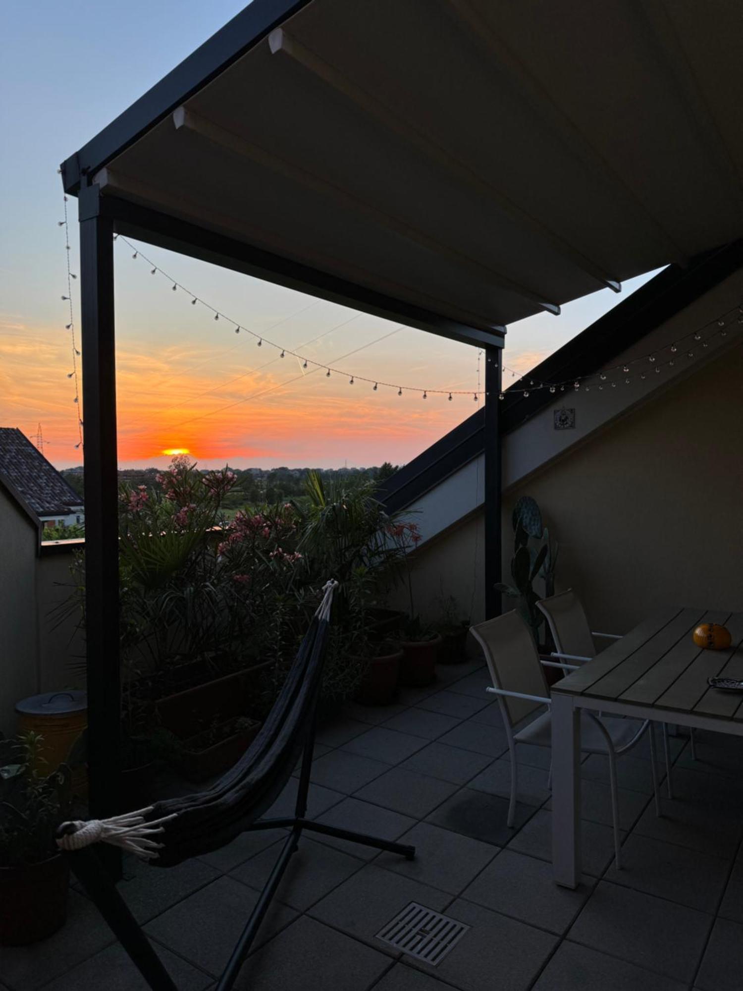 Flat With Terrace Close To Forum And Milanofiori Metro アッサーゴ エクステリア 写真