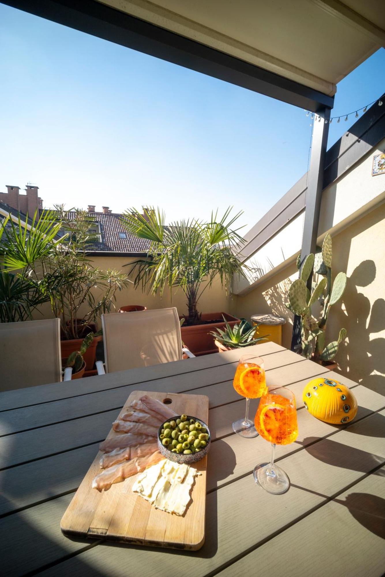 Flat With Terrace Close To Forum And Milanofiori Metro アッサーゴ エクステリア 写真